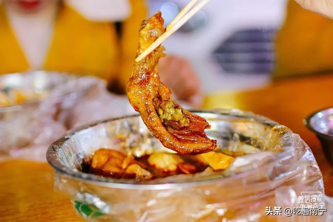 啃了1000斤鸡爪,啃了十几个鸡爪