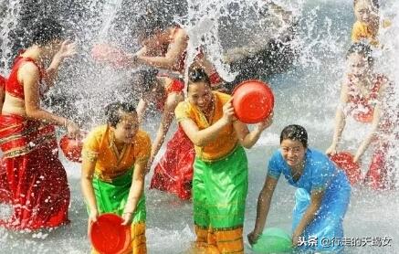 欢乐的泼水节鸟语花香,泼水节溢出的欢乐