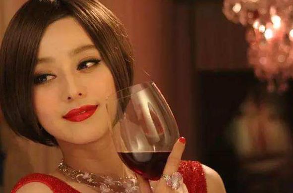 一个人每天喝杯红酒,一个人每天一杯红酒会怎么样