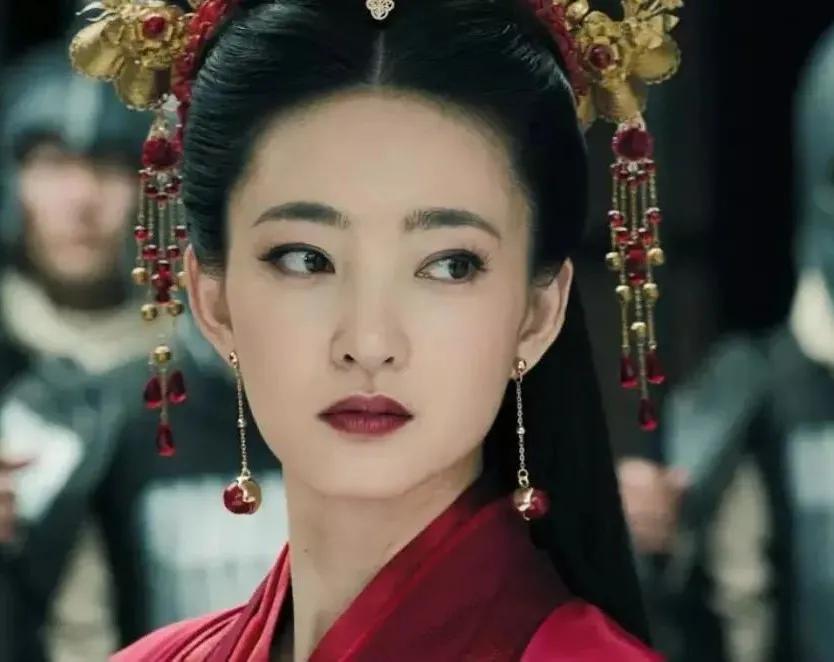 哪个男星演的狐狸精好看,长相最像狐狸精的演员