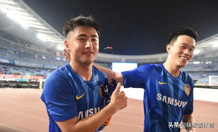 集齐7大中场，苏宁23岁新星接班吴曦，回归铁腰或被挤出大名单