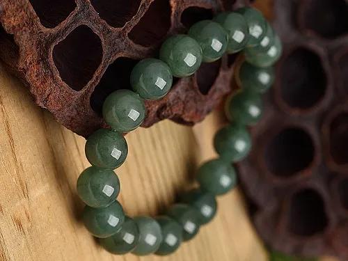 什么是翡翠a货花件,什么是翡翠a货v料