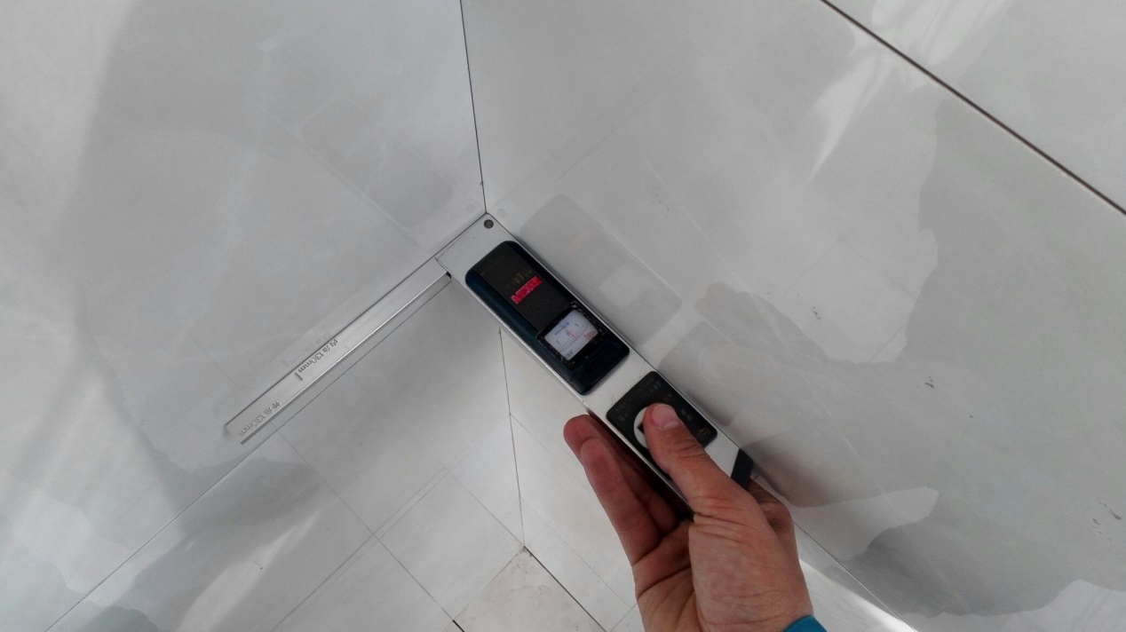 怎么判断瓷砖铺贴好坏,如何判断瓷砖好坏的视频