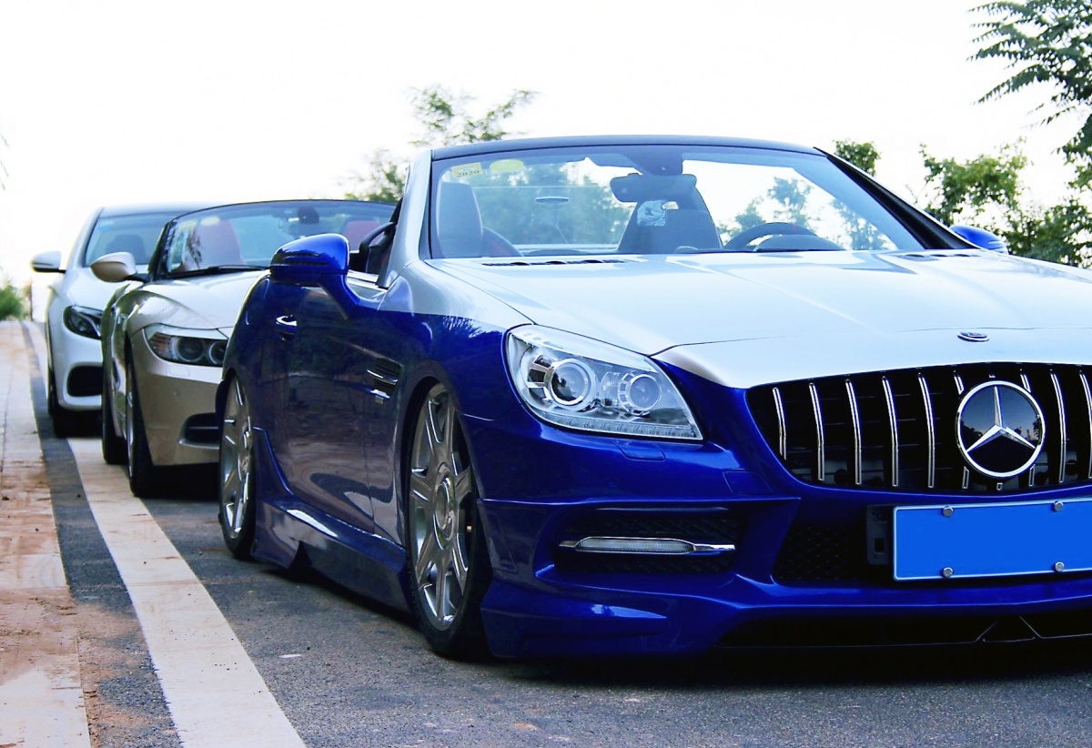 换上劳斯莱斯轮毂的巴博斯26SC,全身散发出高贵的气质