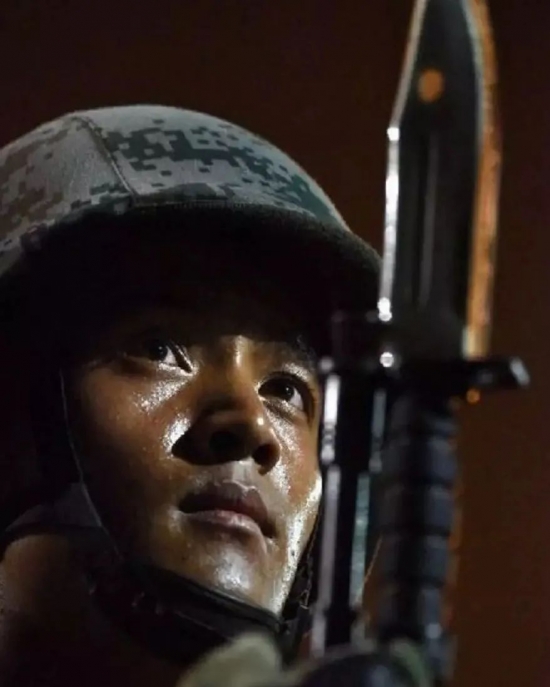 感恩有你共赴未来,感恩有你与爱同行