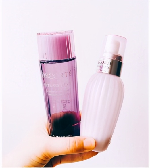 粉水配合哪个乳液适合混油皮,乳液推荐老爸评测混油皮