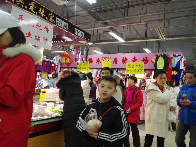 天通尾货商城一层甩货进入倒计时30天,二层知名品牌入驻