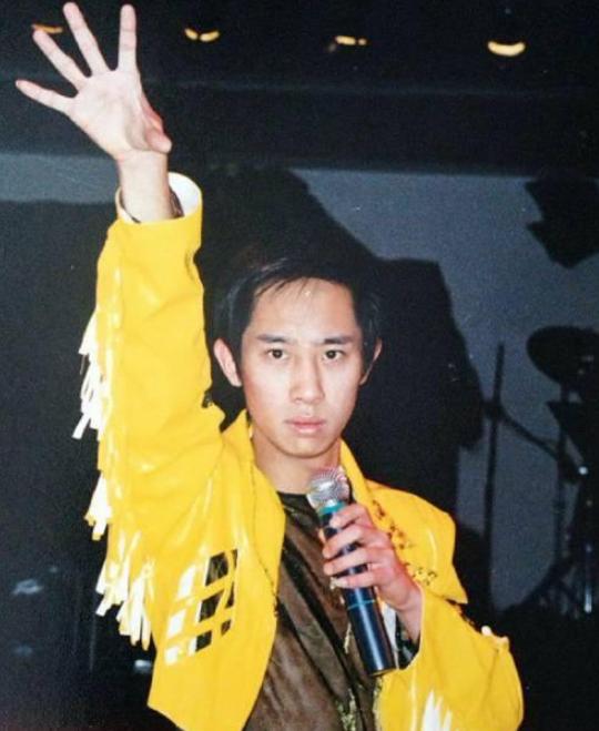 从万人捧到万人嫌,从万人捧到万人嫌的明星