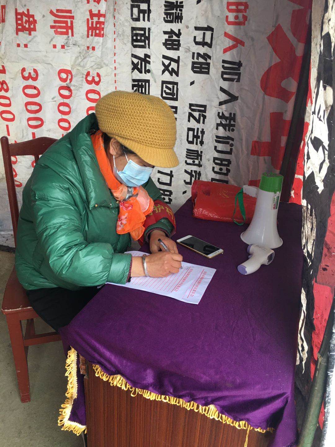 战疫一线巾帼英姿别样红,一线医务人员抗疫巾帼英雄谱