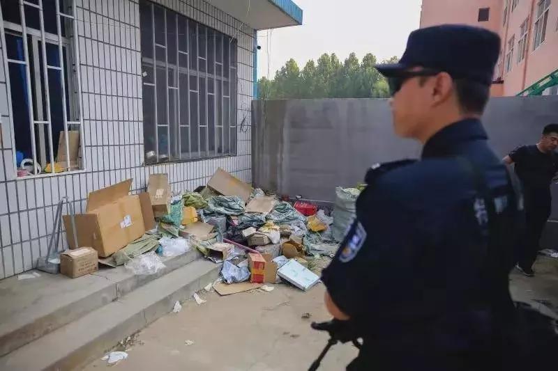 新野警方破获一起售卖假名牌,实拍青岛500多警力突袭诈骗窝点