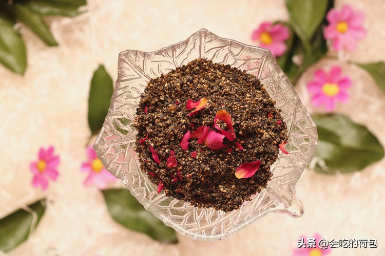 吃黑芝麻好处多,教你懒人做法,做一次吃半个月,随吃随取真省事