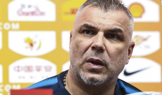 苏宁解散后续，主帅自掏腰包为全队买手机，重情重义却是这般结局