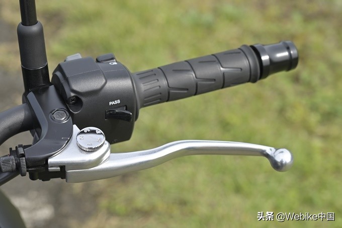 川崎z900跟川崎z1000有什么差别,川崎Z900驾驶体验