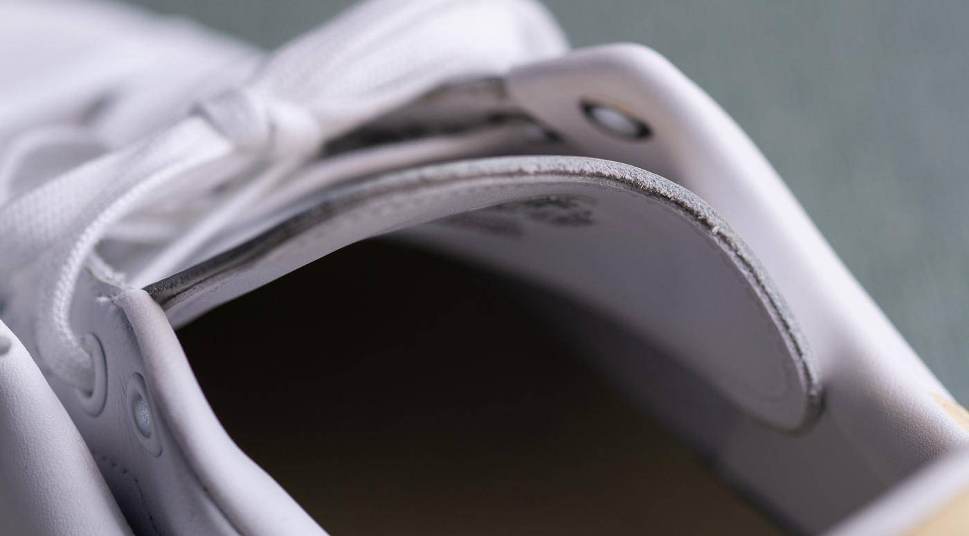 阿迪vs耐克足球鞋,阿迪和耐克小白鞋哪个好