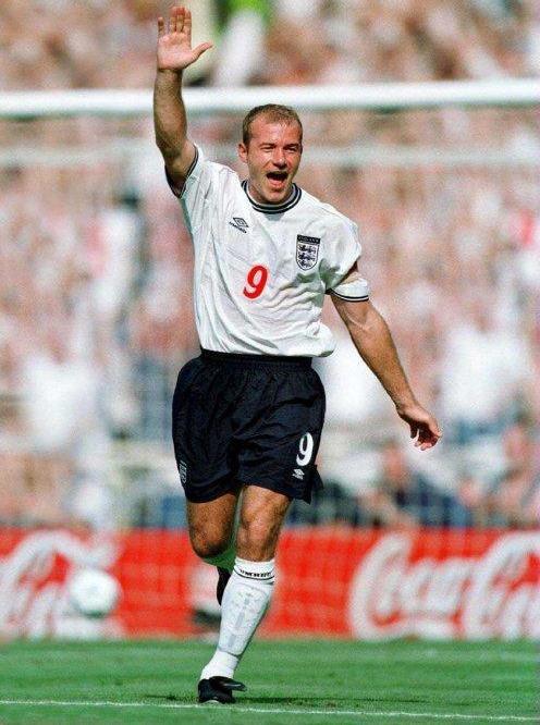 足坛中把球门踢破网的十大进球,足球界射门十大高光名场面