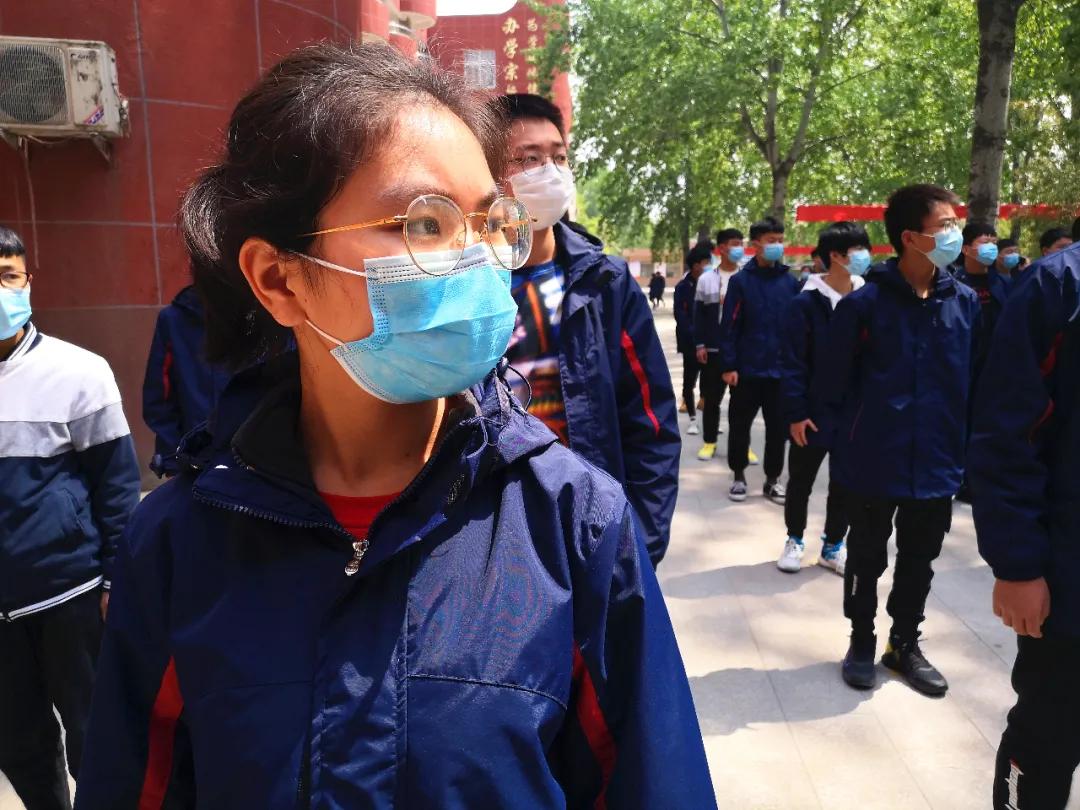 各学校开学第一天的报到情况,开学第一天的视频幼儿