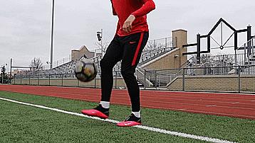 颠球技巧入门小学生3岁,五个适合初学者的颠球技巧