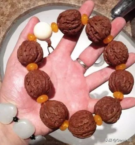 包浆的金刚菩提怎么辨别真假,菩提手串包浆怎么看