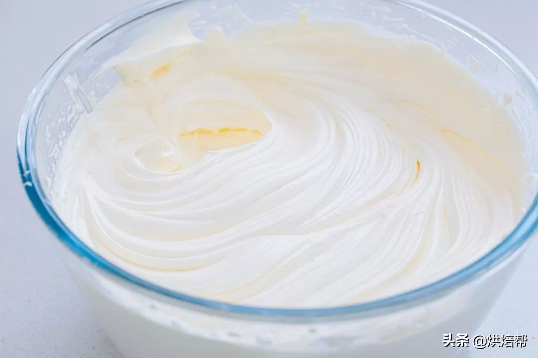 学会这个裱花技巧手残党都不怕了,新手小白裱花怎么练习