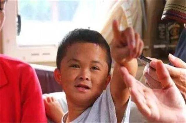 网红小马云被解雇,小马云被公司抛弃后回乡生活