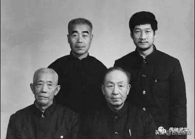 站桩要诀,站桩时身体要上下起伏吗