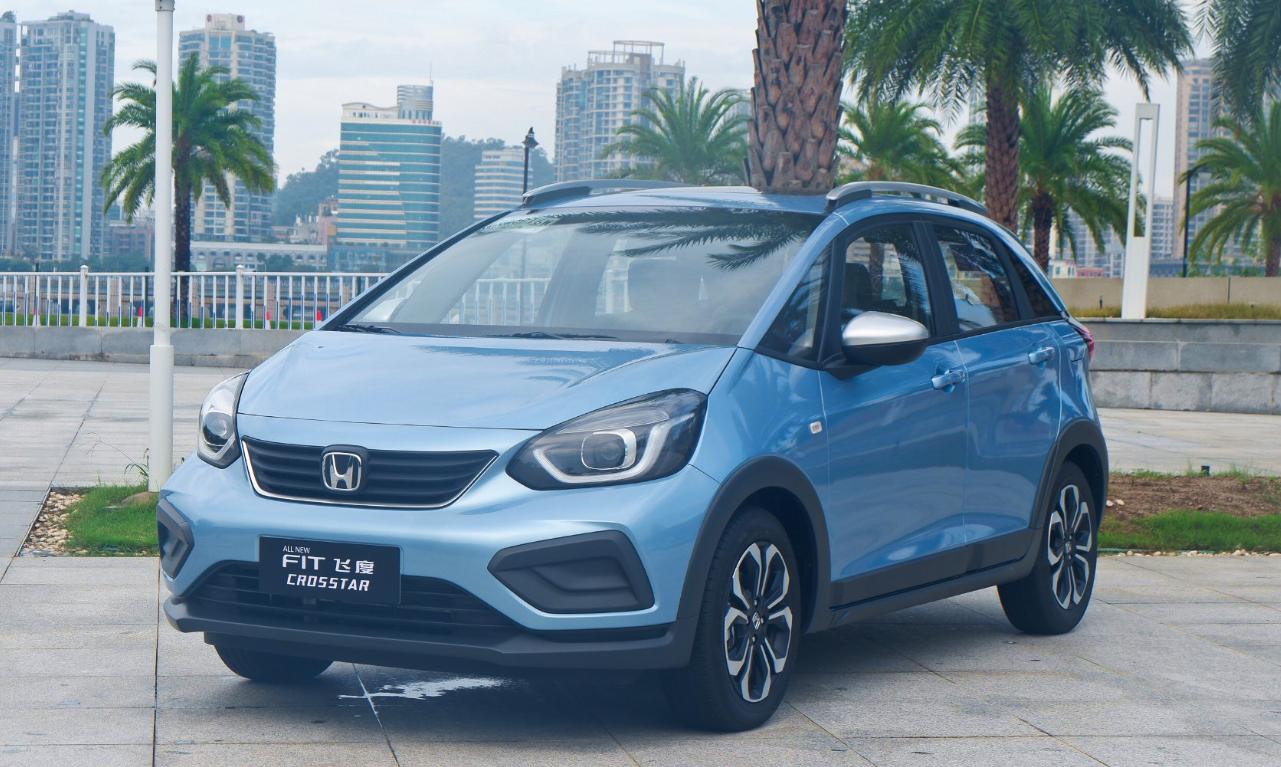 福特嘉年华日产骊威哪一代的好,06年日产骊威到底值不值得买