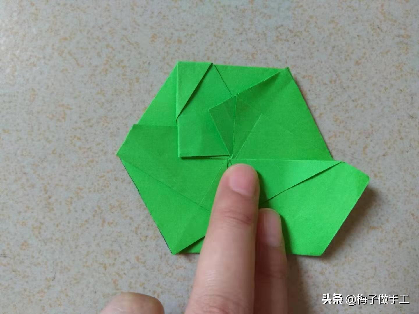 怎么折实心六芒星,手工折纸四角星怎么折