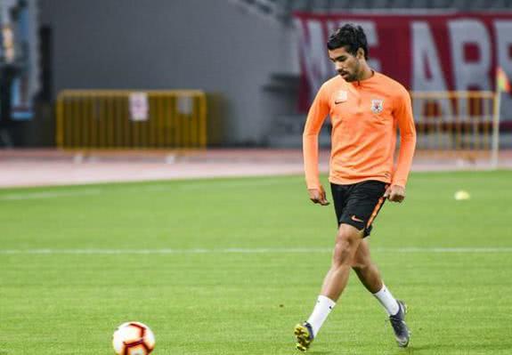 鲁能中超第二轮裁判,鲁能中超争议判罚