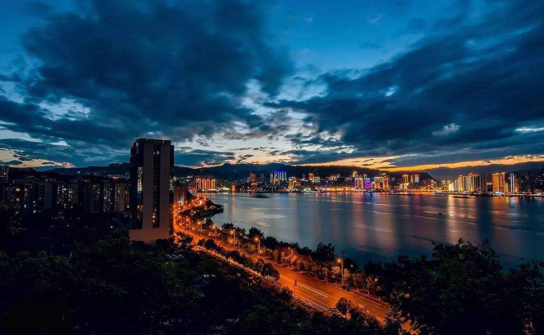 重庆市万州区余家镇,重庆市万州第三中学