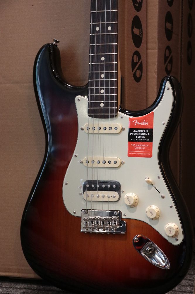 黄家驹大头fender型号,fender美标贝斯