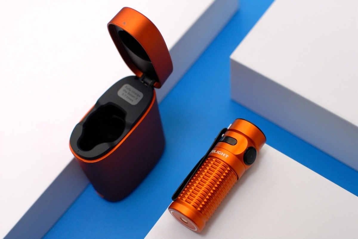 baton手电筒测评,傲雷baton3强光手电体验