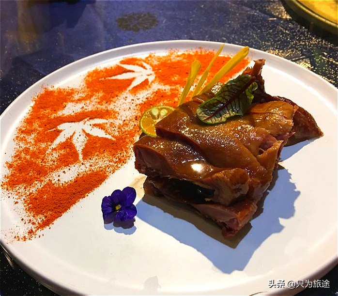 喝白酒的小姐姐古装,穿汉服喝白酒小姐姐