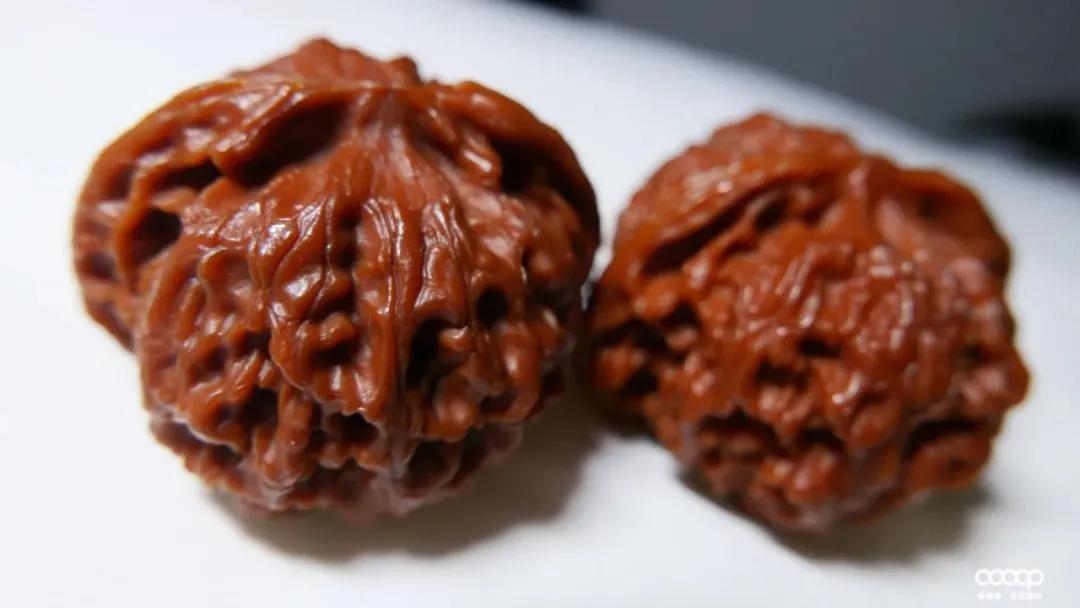 玩核桃应该玩包浆过的还是新的,玩核桃一把刷子够吗