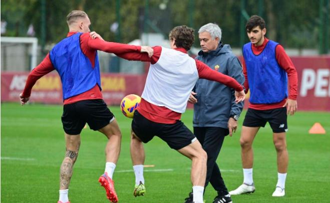 达洛特同意加盟罗马！罗马挖走那不勒斯高层！小将经纪人谈穆帅