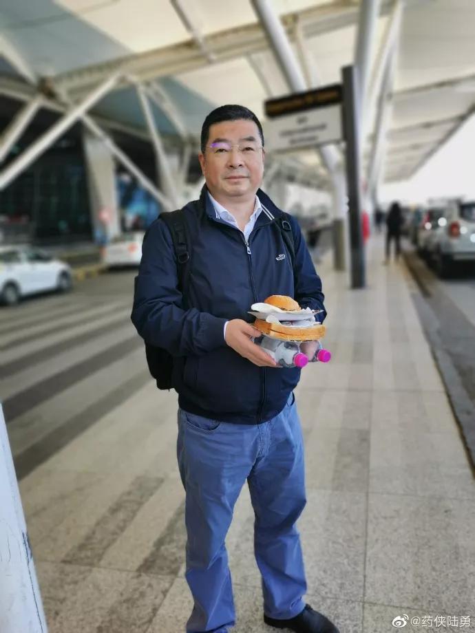 我不是药神去印度片段,我不是药神带回一箱药