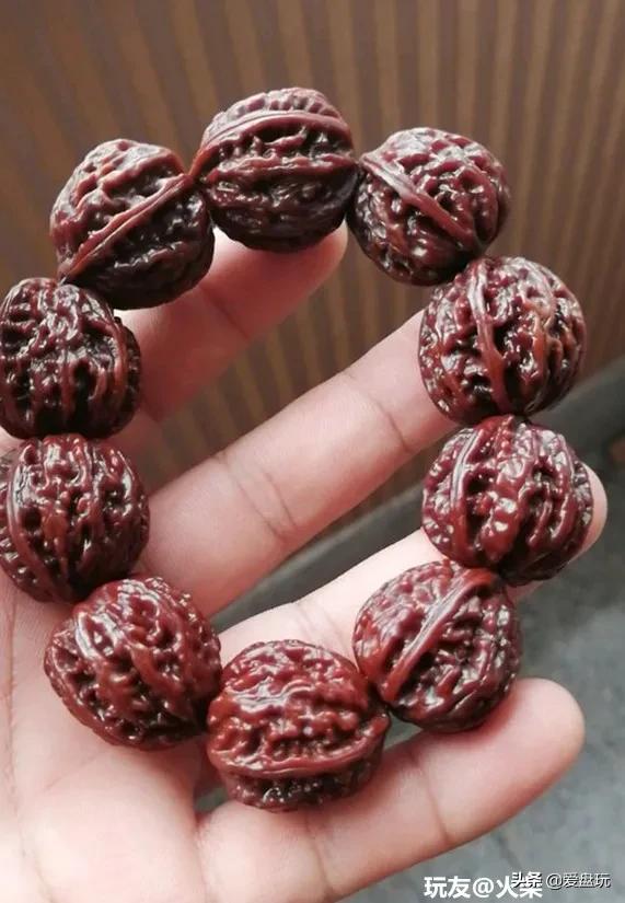 喂，你盘得最牛气的手串，现在怎样了？