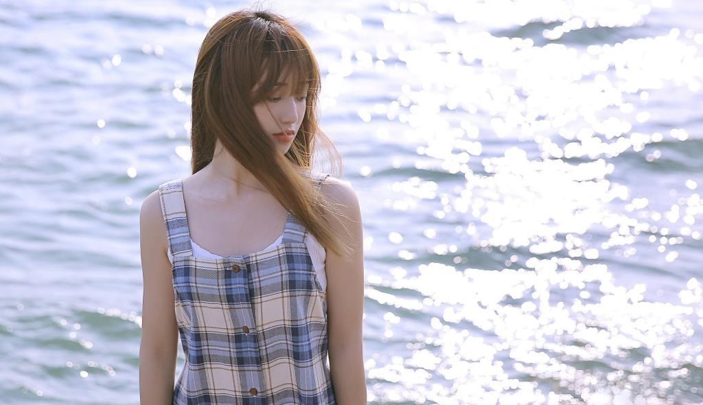 和女生聊天如何快速解决尬聊,和女生聊天怎么找话题不至于尬聊