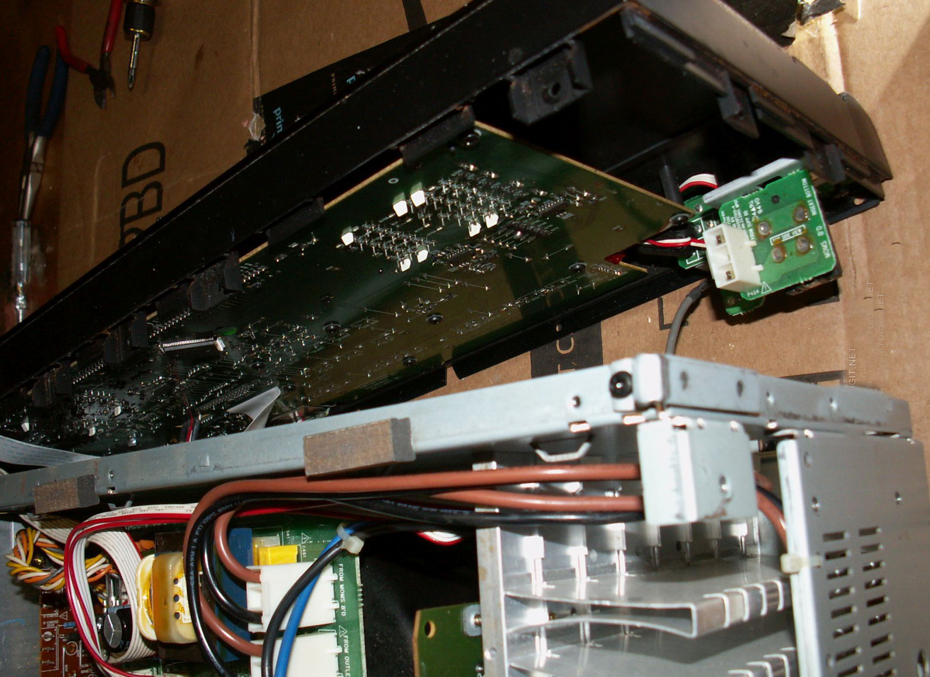 维修一台60多斤的高端影音环绕功放