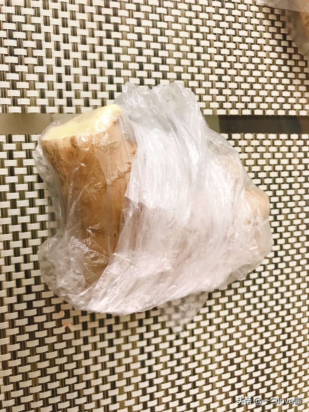 生姜发霉发芽了,生姜发霉了怎么补救最快