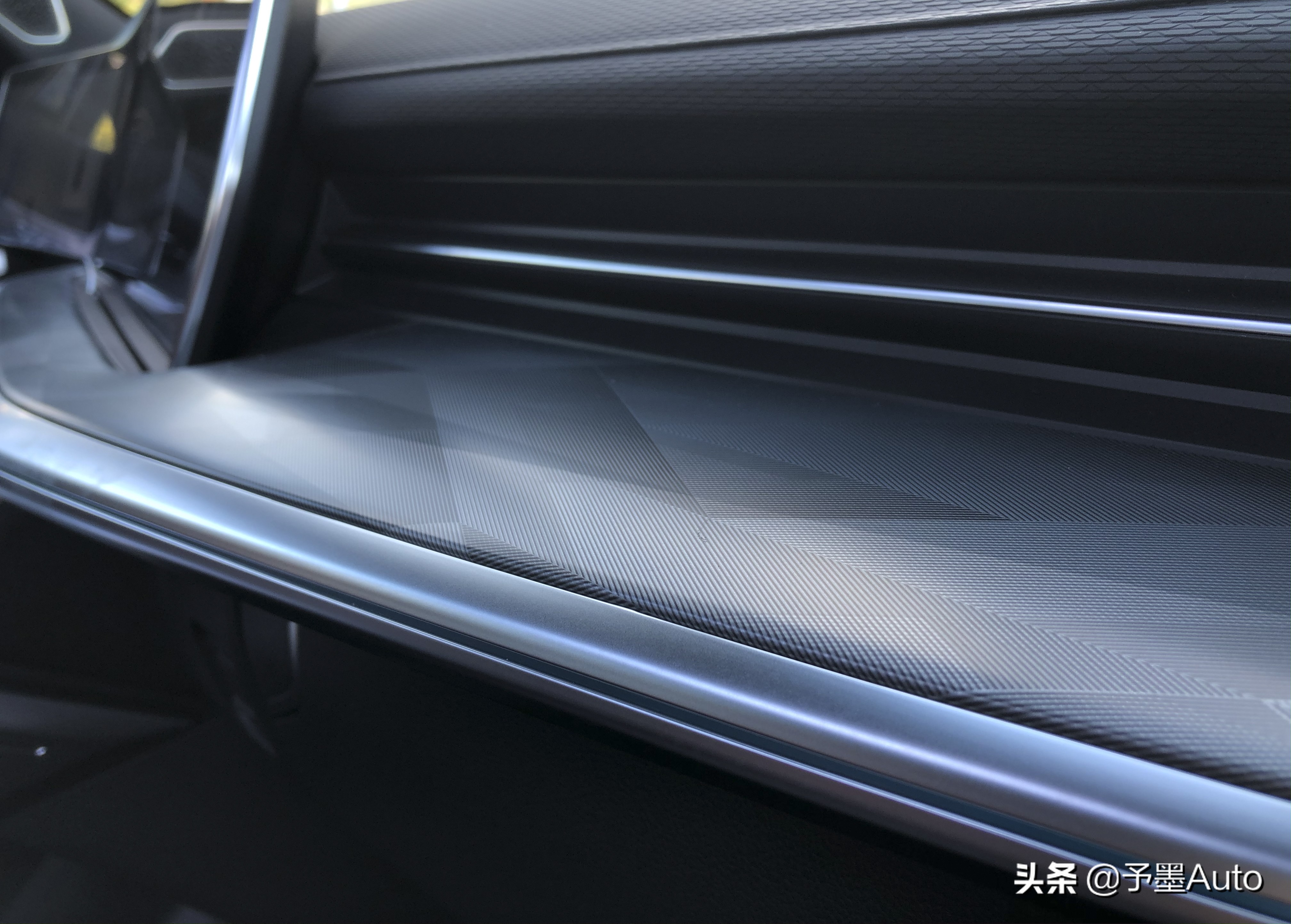 哈弗与神兽共舞,和神兽亲密互动视频