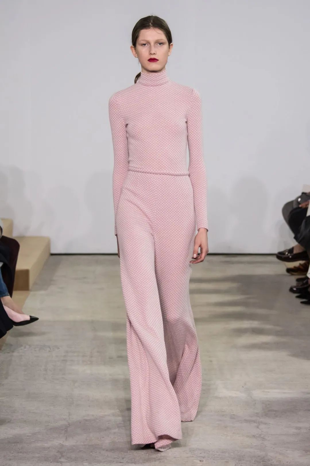 h型没腰身材穿搭技巧,大骨架胖h型身材穿搭思路清晰