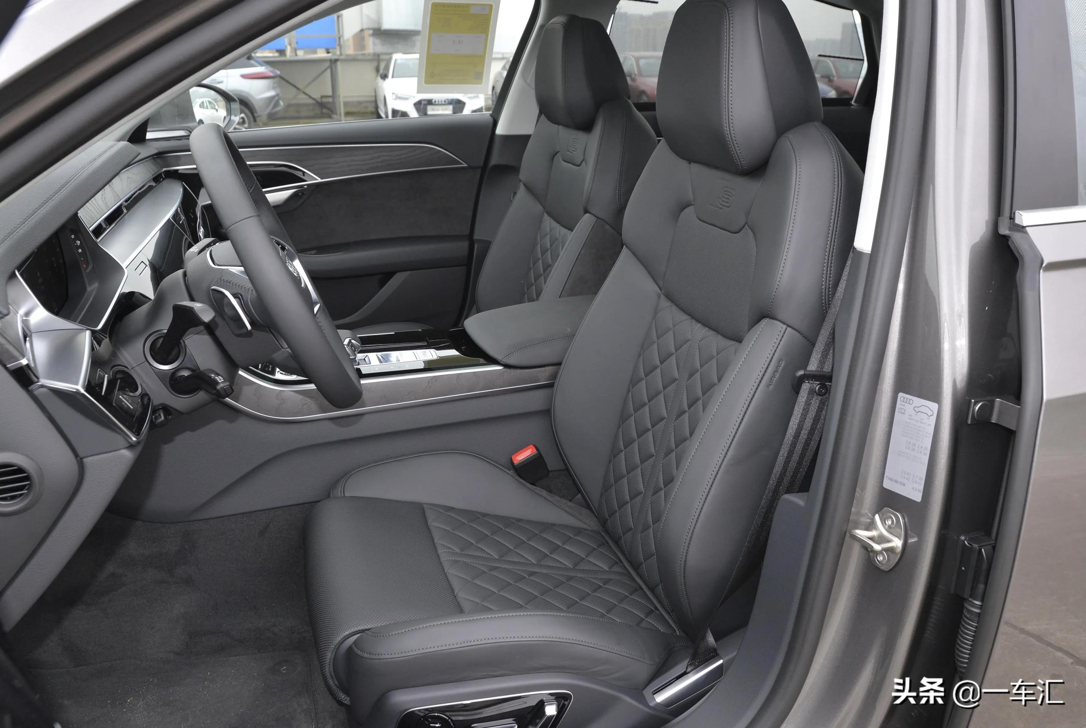 奥迪a8l55tfsi豪华型详解,奥迪a8l50tfsi豪华型讲解