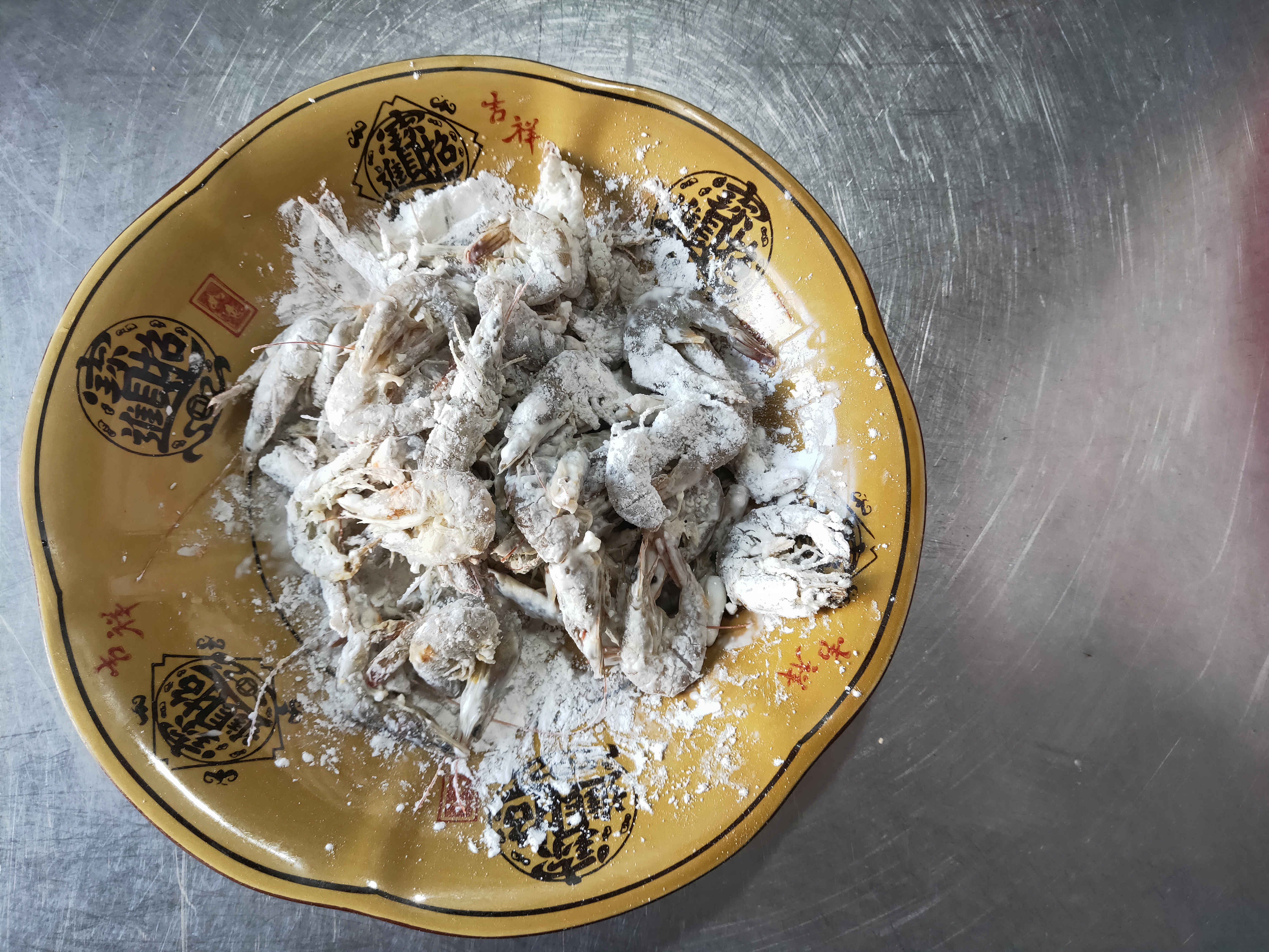 干炸小河虾用面粉好还是淀粉好,干炸小河虾家里有孩子一定要试试