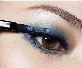 可以轻松搞定全妆的傻瓜式眼影盘,眼影教程日常化妆眼影盘