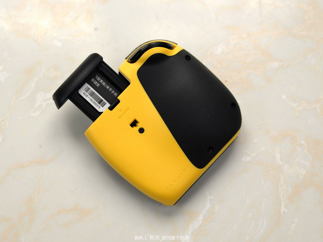 飞智黄蜂2pro暗区突围摇杆失灵,飞智黄蜂2大摇杆好用还是小摇杆