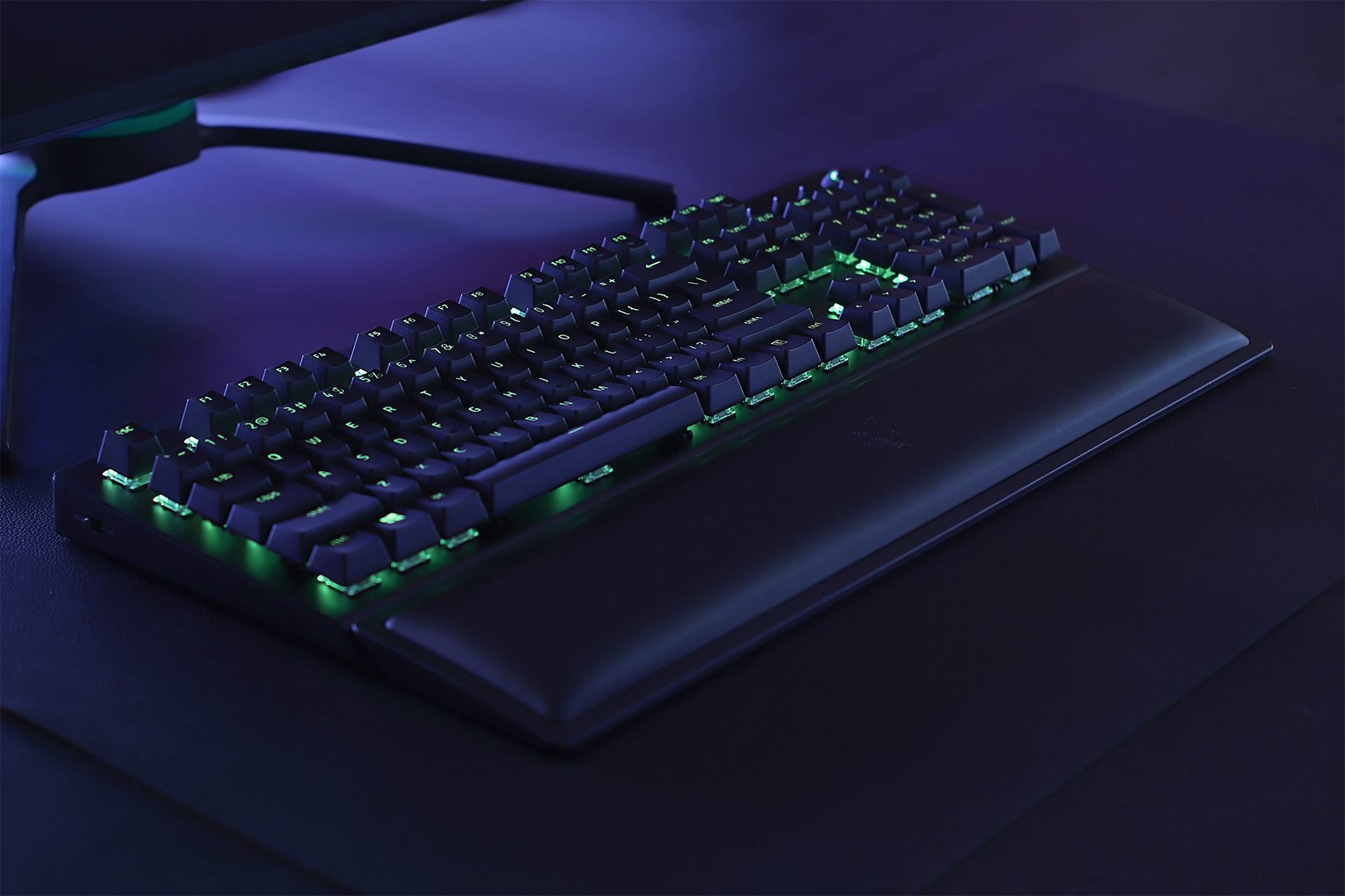 雷蛇无线入耳式游戏耳机电脑体验,雷蛇电竞耳机推荐头戴式蓝牙耳机