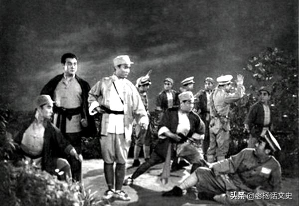 他是木兰山72英雄之一，率部巧计捉土豪，后成开国上将