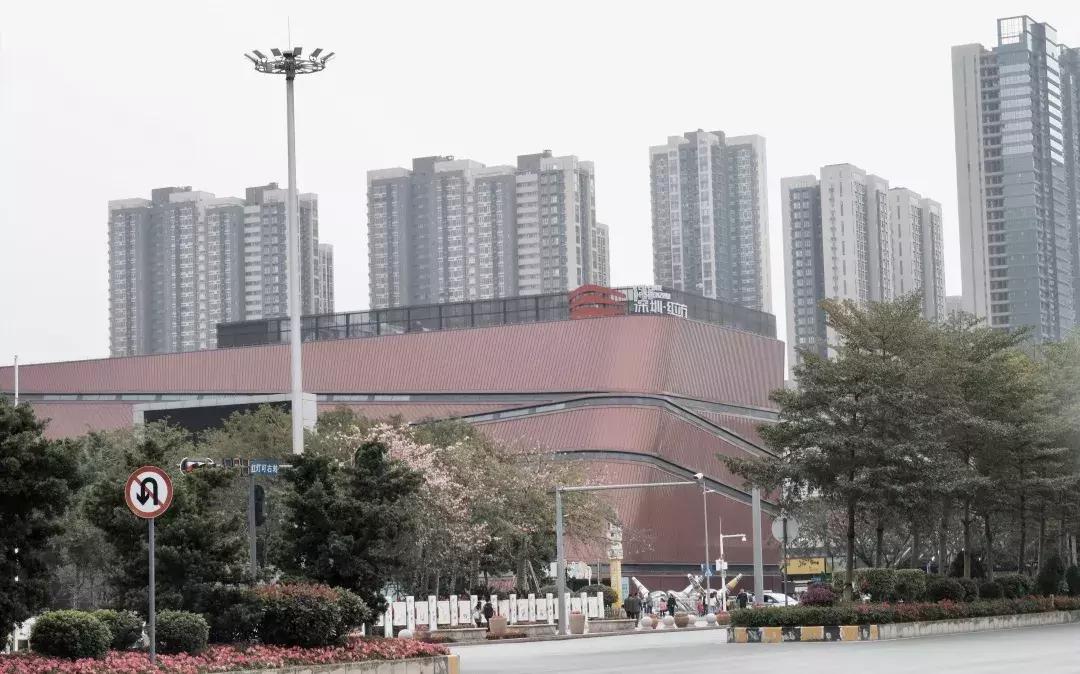 龙岗中心城壹号仓,光明和龙岗中心城