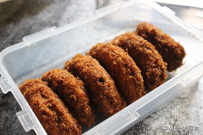 轻松玩烘焙想吃红遍四海八荒的肉松小贝可是又不想排队，自己做