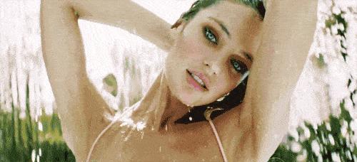 用了不会长痘的沐浴露,青春期背后长痘用什么沐浴露